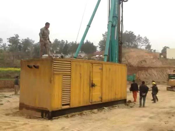 潘集如何判断水冷式机油散热器密封件是否需要更换？